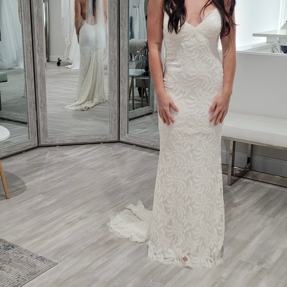 Katy May wedding gown only worn once perfect condition.